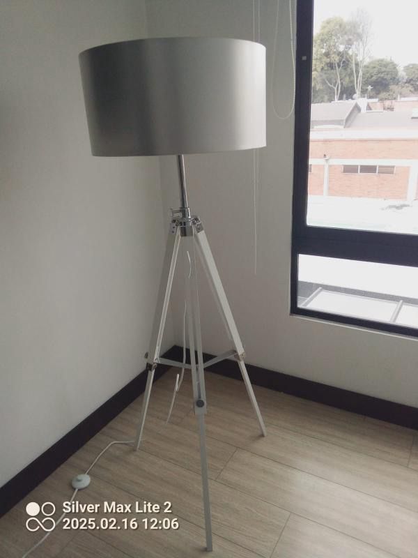 Lámpara de piso #661