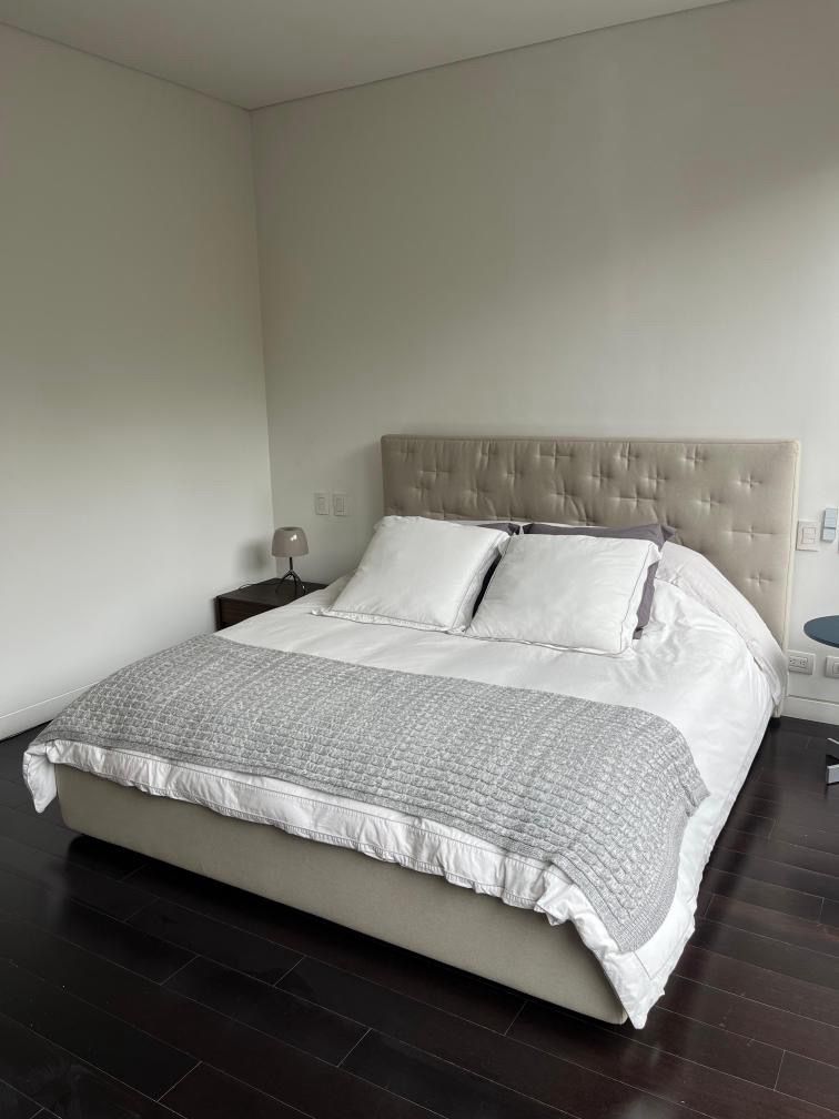 Cama queen y colchón  #971