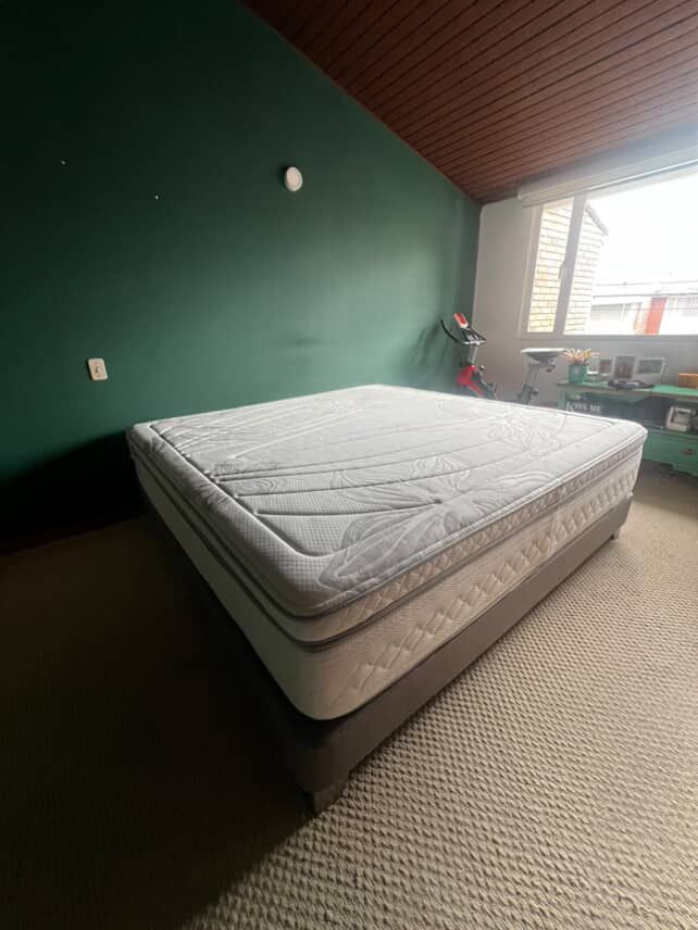 Cama y colchón #997