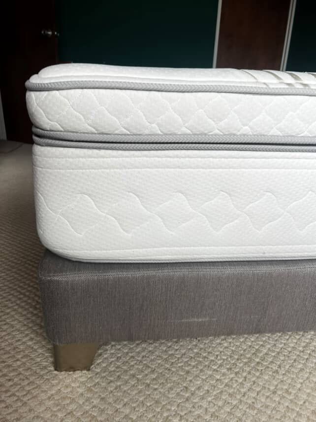 Cama y colchón #997