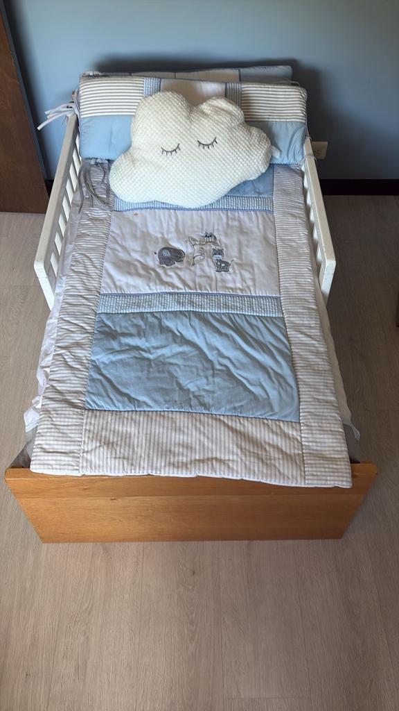 Cama, colchón y cajonera #949