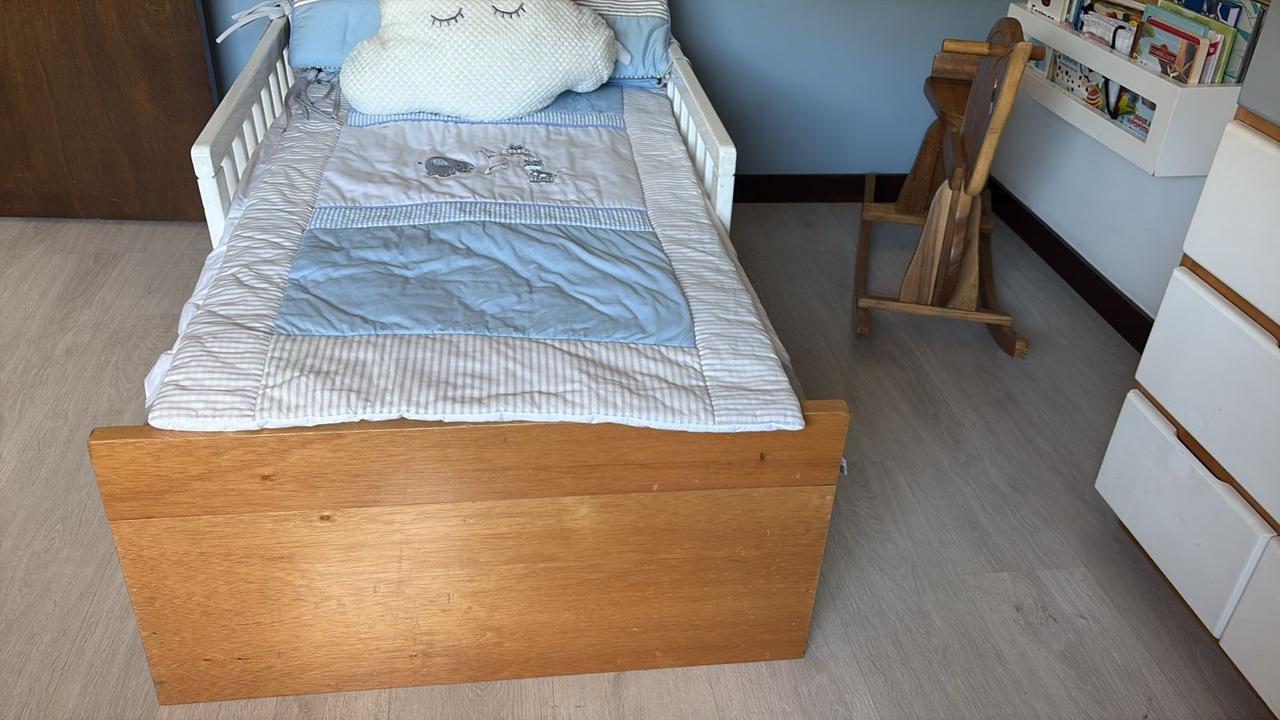 Cama, colchón y cajonera #949