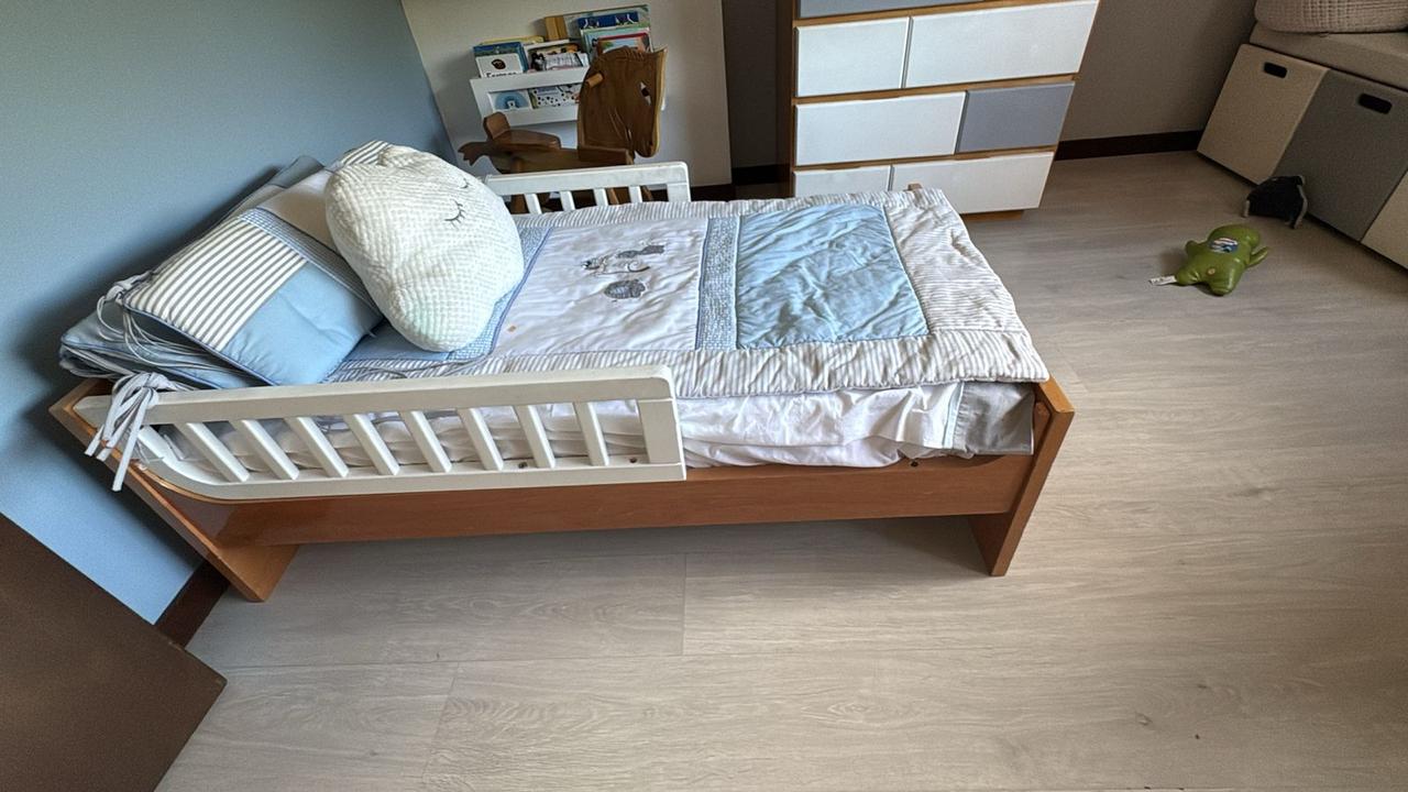 Cama, colchón y cajonera #949