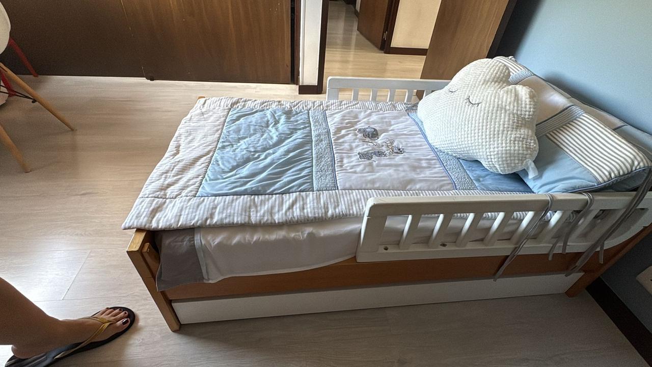 Cama, colchón y cajonera #949