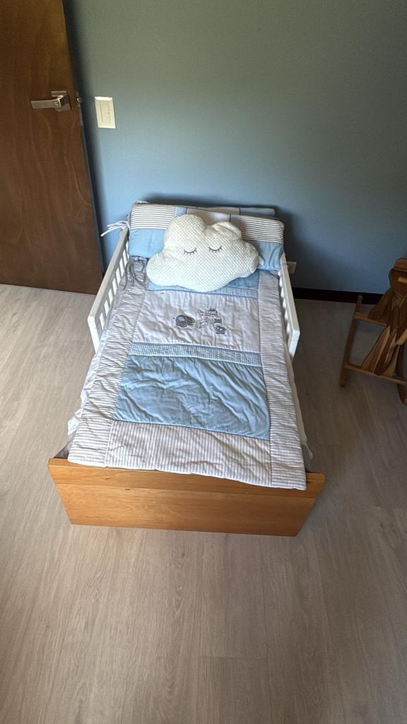 Cama, colchón y cajonera #949