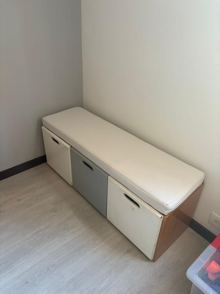 Cama, colchón y cajonera #949